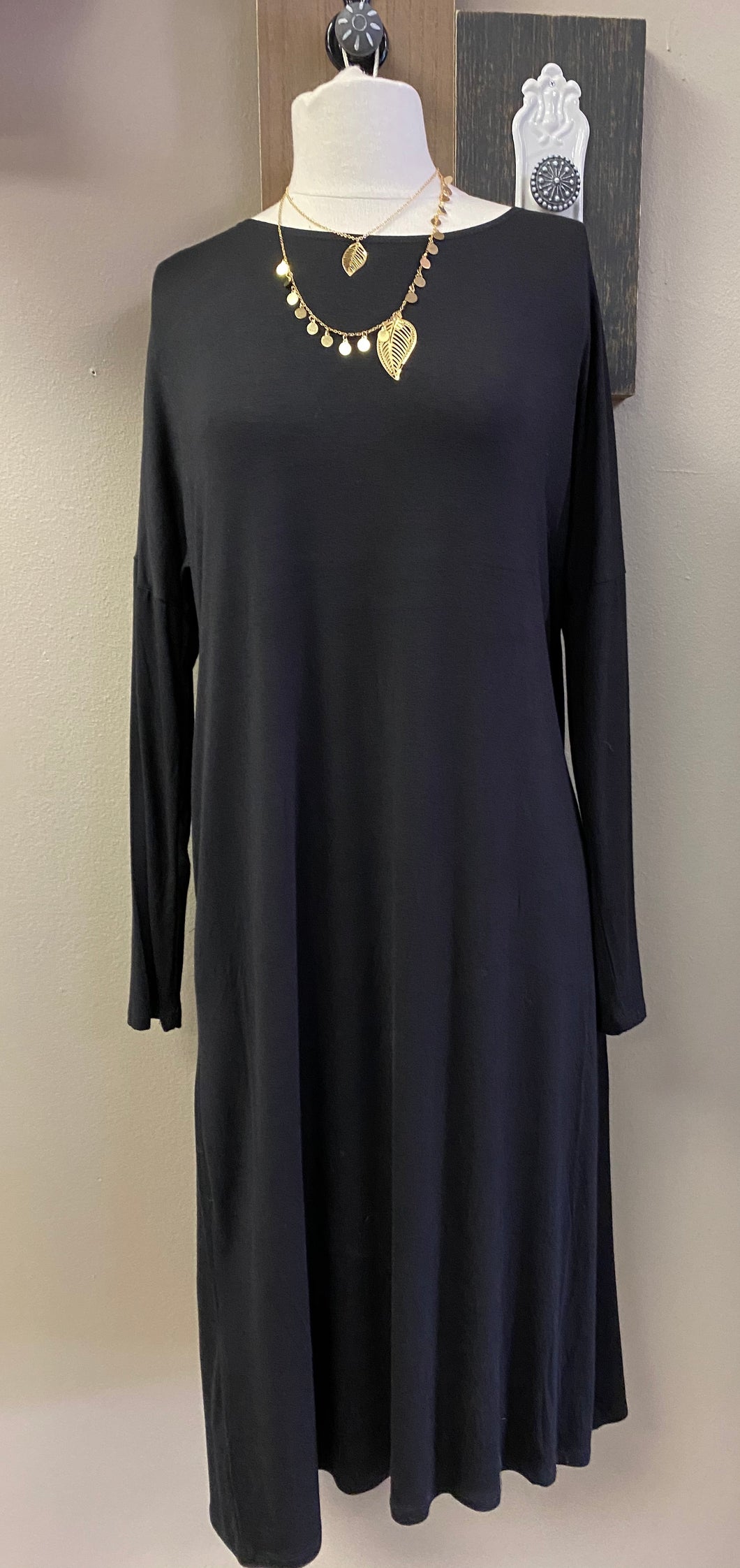 Black LS Mid-Maxi Dress with Pockets